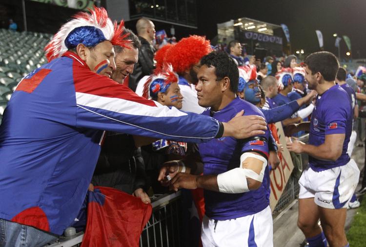 Støtte. Landsholdsspillernes oprør mod den nu fyrede træner støttes af stort set alle rugbyfans i Samoa, hvor sagen også har affødt kommentarer fra den politiske top. 