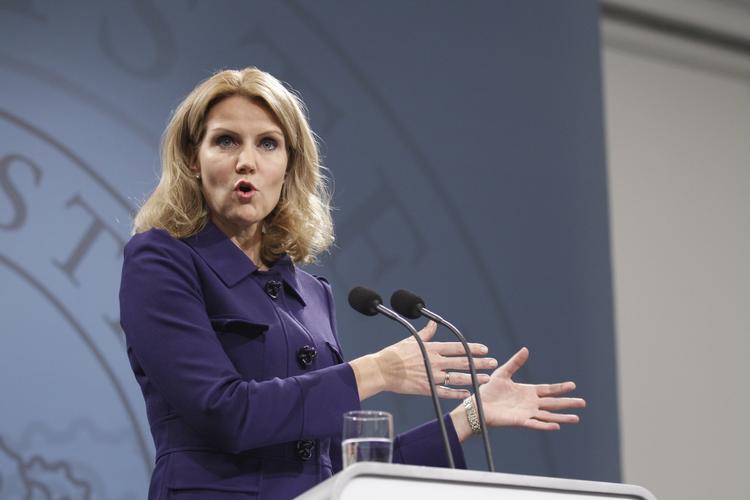 Afvisning. Helle Thorning-Schmidt tog velvilligt imod Sohn-spørgsmålene på sit pressemøde. Men hun lirkede næppe op for sine inderste tanker om sagen. 