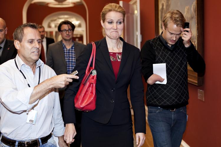 Tilbageholdenhed. Regeringen under Helle Thorning-Schmidts ledelse har indtil videre ikke lagt deres private oplyninger frem. 
