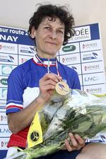 legende. 53-årige Jeannie Longo får nu en chance for at kvalificere sig til OL i London næste år, efter hun er blevet frikendt for dopingmistanke. 