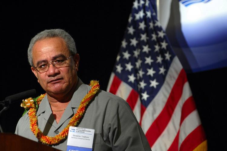 miniput. Amerikansk Samoa er et selvstyrende område under USA og guvenør Togiola Tulafono har formentlig glædet sig over sit landsholds sejr - den første nogen sinde. 