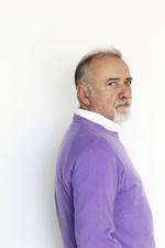 Stjerne. Man kan godt undre sig en smule over at Giorgio Faletti har nået popularitetstoppen i Italien. 