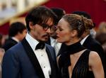 Hyldest. Johnny Depp og ægtemagen, Vannesa Paradis skal desværre ikke indspille Serge Gainsbourg og Jane Birkins skandaløse sexsingle 'Je t’aime (moi non plus)'. 