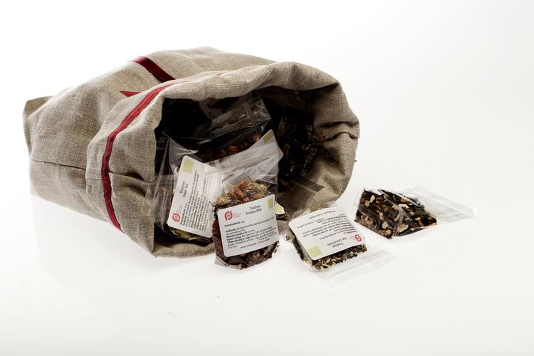 Nedtælling. Tæl ned til julen med julekalendere fulde af smagsoplevelser og overraskelser. Her er det tekalenderen fra Teadrops. 