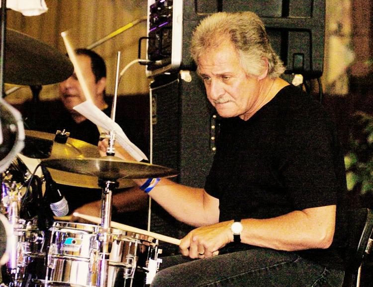 bitterhed. Pete Best fik ikke nogen forklaring på fyringen. Han har prøvet at slå igennem med egne bands, men det er aldrig lykkedes. 