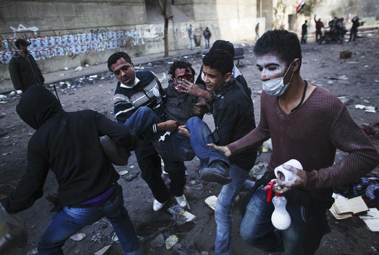 SÅRET. Mindst 35 personer har mistet livet under urolighederne i Kairo i Egypten. Flere hundrede meldes såret. 