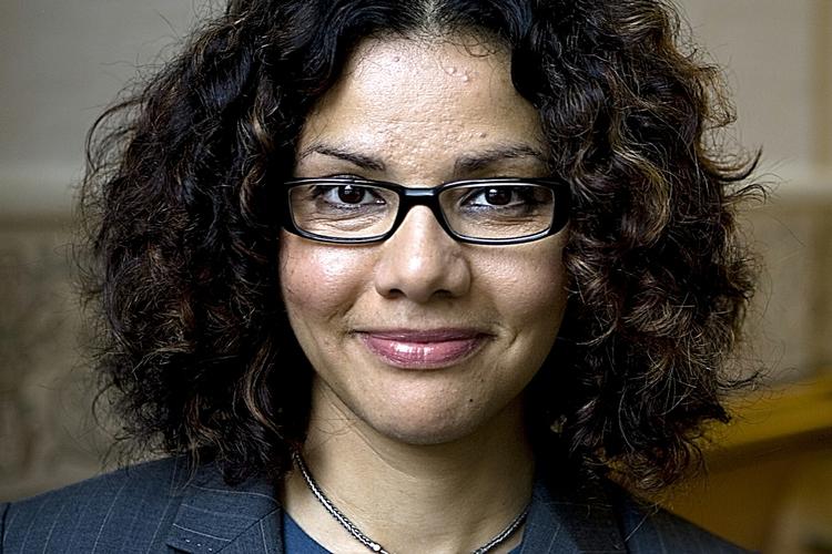 Tæsk. Mona Eltahawy skriver på sin Twitter, at hun blev anholdt og tævet af egyptisk politi. 