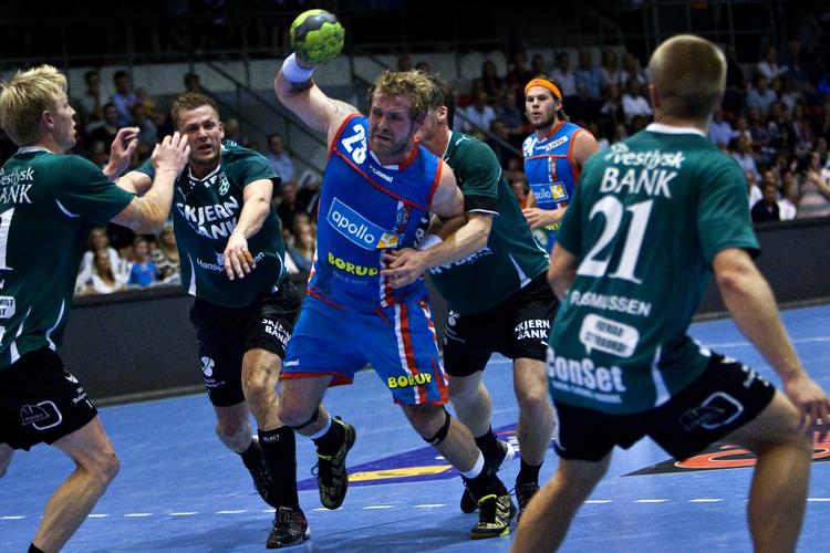 sponsor. AG København er vant til at spille kampe for fyldte haller. Nu bliver der tilføjet en hjemmebane i Sydens sol. 