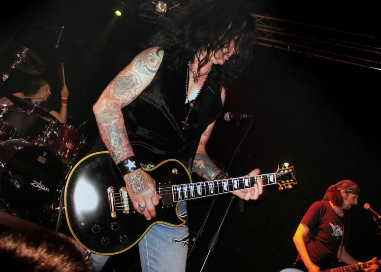 Bandet ESP, hvis medlemmer har spillet i KISS, Mötley Crüe og Alice Cooper, optrådte i 2005 på The Rock. 