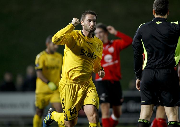 Jubel. Dobbelt målscorer Martin Retov for AC Horsens. 