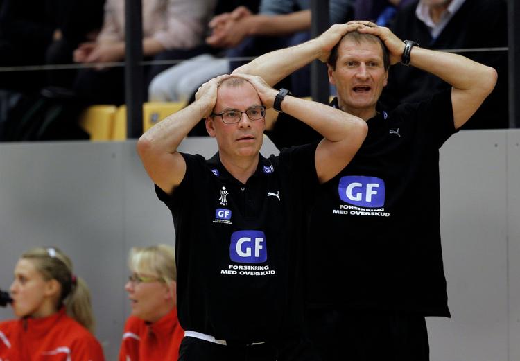 Forløsning. Jan Pytlick og assistenten Kim Jensen (t.h.) har et problem mindre at tænke på. 