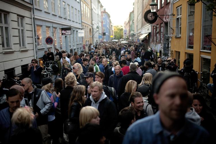 Udgift. Hvis Distortion-festivalen, her i Pisserenden, selv skal betale for, at få politiet til at holde ro og orden, kan det blive dyrt. 
