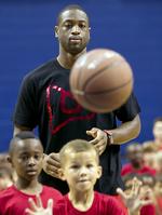 Kampklar. Superstjernen Dwyane Wade fra Miami Heat glæder sig til at spille igen.  »Det er en rar følelse, omsider«, siger han til Associated Press. 