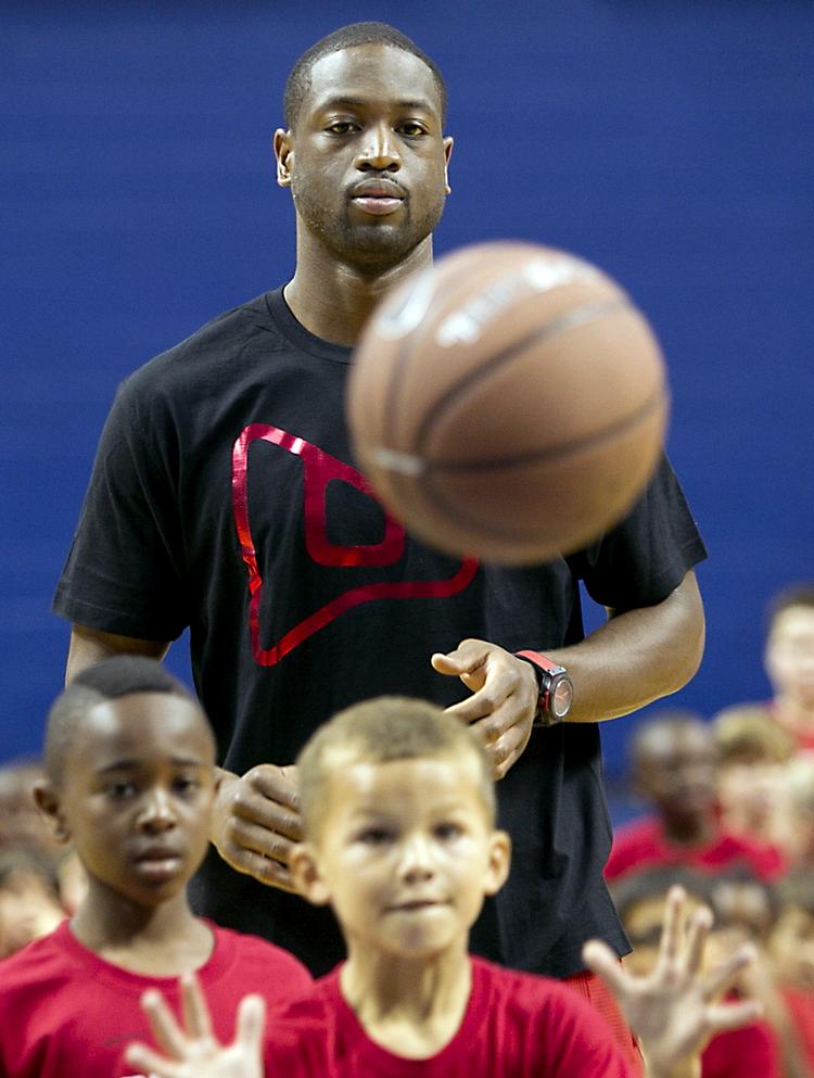 Kampklar. Superstjernen Dwyane Wade fra Miami Heat glæder sig til at spille igen.  »Det er en rar følelse, omsider«, siger han til Associated Press. 