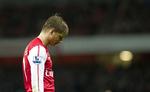 Arsenal's Andrey Arshavin hænger med hovedet i opgøret mod Fulham. Og hjemmeholdet virkede heller ikke lige så skarpe, som de har gjort i de seneste fem kampe i Premier League. 