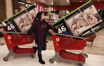 Shopping. Der blev købt stort ind på Black Friday, hvor julehandelsen i USA sparkes i gang. 