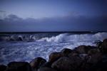 Efterårsstorm. Vinden river og flår over det meste af Danmark. Her er det havet ved Gilleleje, der viser tænder. 