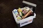 Flere danskere vælger at undgå de lange køer i supermarkedet, for i stedet at få leveret julemaden direkte til døren. 