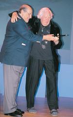 Hædret. Ken Russell modtog en lang række priser. Her en ærespris ved International Istanbul Film Festival i 2004. (arkivfoto). 