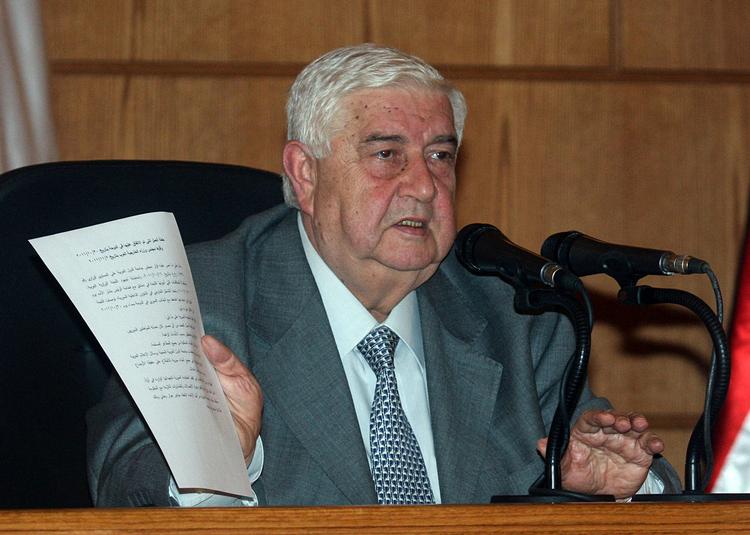 Lovændring. Udenrigsminister Walid al-Moualem sagde i dag, at den syriske regering har nedsat en arbejdsgruppe, der skal udarbejde en ny version af grundloven. Det indebærer, at landet åbner op for flerpartisystem. 