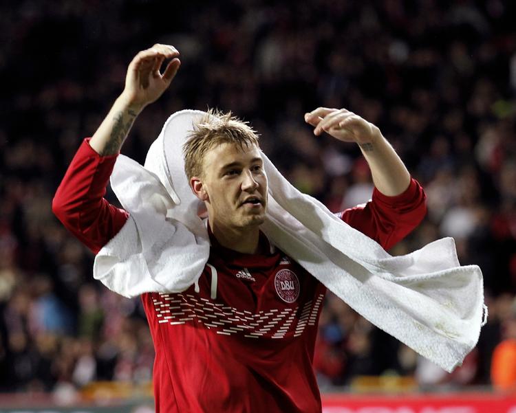 Rejseprogram. Nicklas Bendtner og holdkammeraterne kommer en del ud at rejse i begyndelsen af VM-kvalifikationen. 