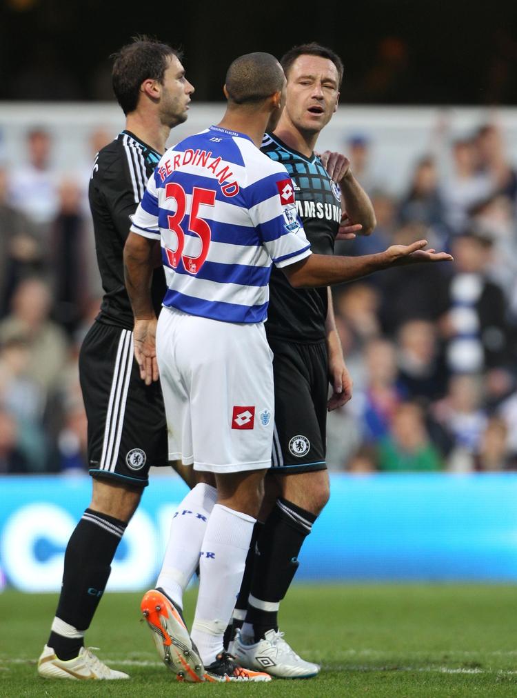 Kontroversielt. Hvad sagde John Terry (t.h.) til Anton Ferdinand? 'Blind kusse' eller 'sort kusse'... 