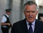 Den tidligere minister for Nordirland, Peter Hain, kan have fået sin telefion hacket af privatdetektiver, mener politiet. 