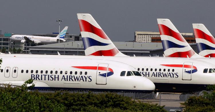 Stilstand. En storstrejke onsdag  ventes at ramme lufthavnen hårdt. Passagerer risikerer at skulle vente 12 timer på at forlade Heathrow. 
