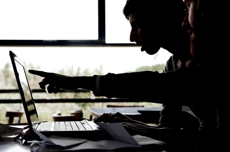 Kvalitetsløft. Flere og flere debatsider på nettet beder bloggere og debattører om at registrere sig med navn og personnummer. Nu følger Politiken med for at sikre en lødig debat. 