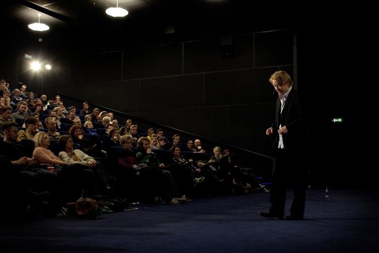 Endelig. Instruktør Jonas Elmer var glad og taknemmelig over, at hans film endelig bliver tilgængelig på dvd. Foto: Peter Hove Olesen. 