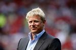 Europamester. Peter Schmeichel er i Kijev fredag, hvor han bl.a. skal være med til at tage kuglerne op af lodtrækningsbowlen. 