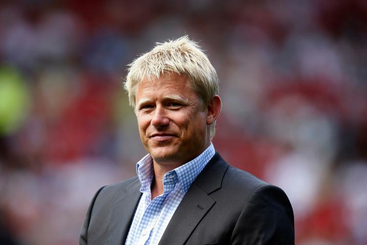 Europamester. Peter Schmeichel er i Kijev fredag, hvor han bl.a. skal være med til at tage kuglerne op af lodtrækningsbowlen. 