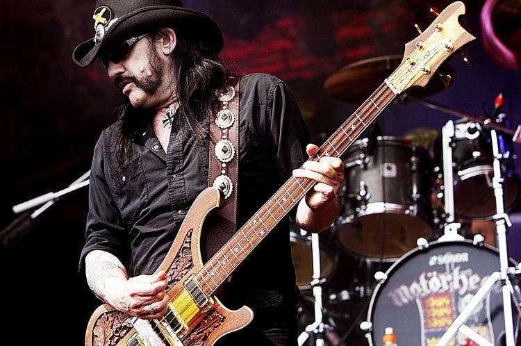 rock'n'roll. Med sanger og bassist Lemmy Kilmister i front, er der garanti for et ret heftigt show, når Motörhead står på scenen. Han skal bare lige i form, skriver han på bandets hjemmeside. 