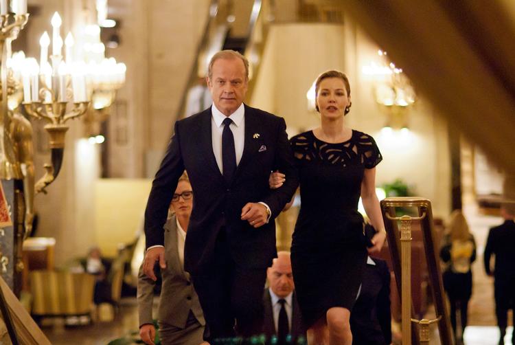Powerpar. Tom Krane og hans kone, Meredith, er øverst i det politiske og sociale hierarki i Chicago. Men deres ægteskab er en parodi, og hans lys er  ved at brænde ud. Rollerne spilles med bravur af Kelsey Grammar og Connie Nielsen. 