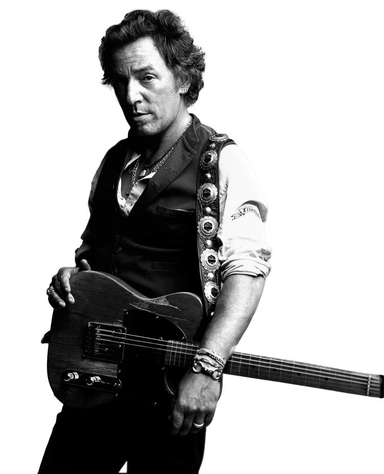 the boss. Er bookingen af Bruce Springsteen i strid med Roskilde Festivals intention om, at festivalen er for et ungt publikum? 