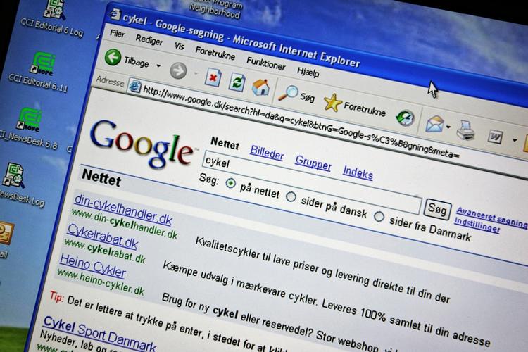 Google er i gang med at fjerne alle 'piratrelaterede termer' fra deres såkaldte 'autocomplete'- og 'instant'-tjenester. 