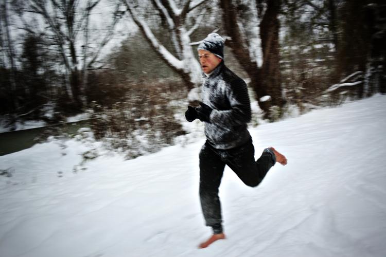 hvidt. I morgen får alle dem, der gerne taler om vejret, næring til snakken. I hvert fald hvis de bor i Midtjylland, hvor der kan være hvidt i morgen tidlig. 