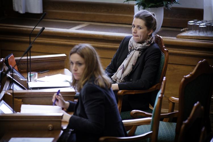 FORFÆRDET. Social- og integrationsminister Karen Hækkerup (S) (tv) kalder Brønderslevsagen »forfærdelig«. 