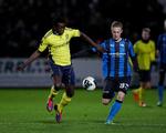 bundbrag. HB Køge spillede bedst mod Brøndby og havde fortjent sejren, men en gave fra bundproppen i overtiden skaffede Brøndby et point. 