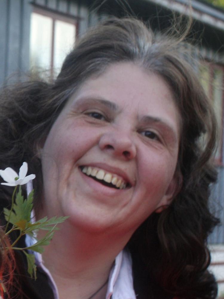 Dræbt. Vidner har fortalt, at Hanne Fjalestad løb mod Anders Breivik og råbte, »man skyder ikke børn«. Hun blev efterfølgende skudt af nordmanden. 