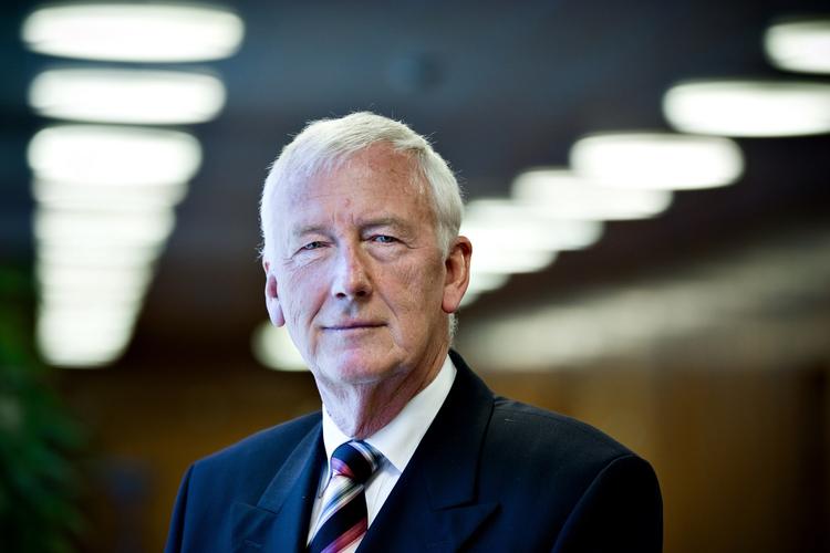 Statsgaranti. 46 banker har optaget lån, som staten har garanteret for. Nationalbankdirektør Nils Bernstein advarer mod at udstede flere garantier, »før de eksisterende muligheder er udtømt«. 