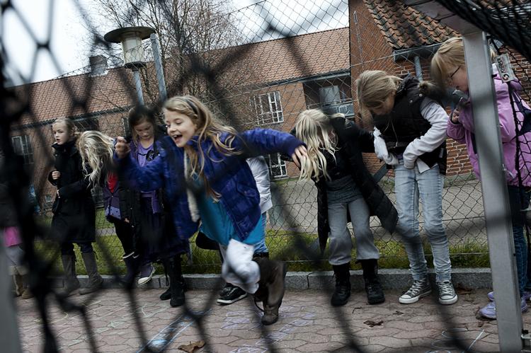 test. Foreløbig har tre københavnske skoler gennemført forsøg med sociale test af elever i 4. klasse, og hvis Borgerrepræsentationen stemmer ja, skal ordningen permanent bredes ud til alle skoler i hovedstadskommunen efter sommerferien. 