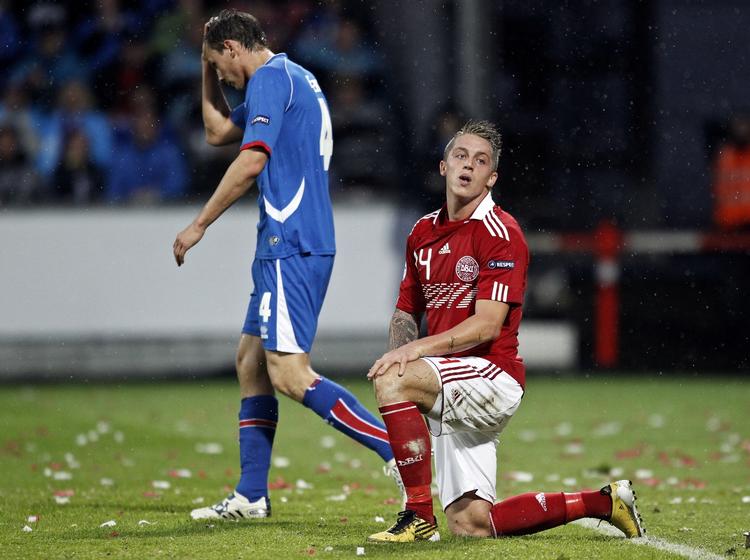 2'er. Nicki Bille (t.h.) mener, at han burde være lige i hælene på Nicklas Bendtner i landsholdshierarkiet. 