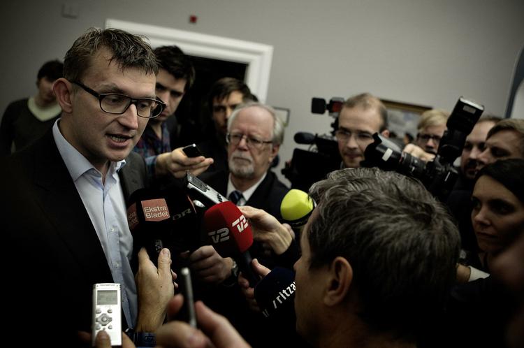 Presset. Troels Lund Poulsen kom for alvor i søgelyset, da redegørelser fra topfolk i Skat og Skatteministeriet kom med belastende oplysninger om eks-ministeren. 