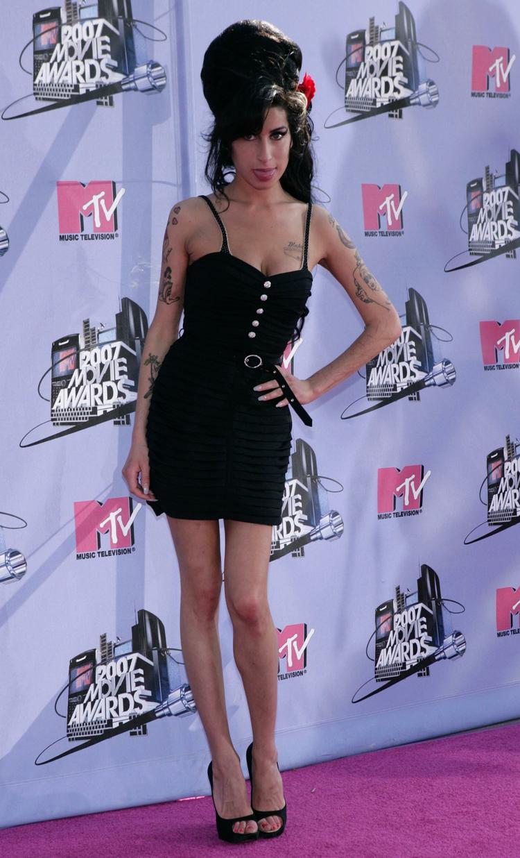 Winehouse samarbejdede med tøjfirmaet Fred Perry. Stilen var hovedsageligt inspireret af 50'er-americana og art deco. 