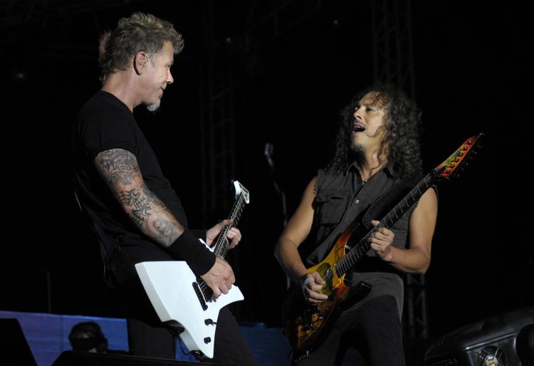 Hast. Metallica skynder sig til Europa, fordi de frygter, at eurokrisen vil minske deres indtjening, hvis de venter. 