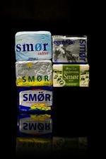 Smørkrise. Norge har ikke mere smør, og derfor køber de norske turister i Danmark store mængder af det eftertragtede fedtstof med hjem. 