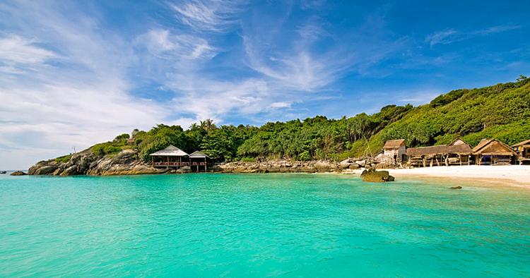 HOP. Det er særligt Phuket og omegn, der lokker med billige priser i øjeblikket. 