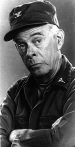 Colonel. Harry Morgans karriere toppede, da han spillede rollen som Colonel Potter i M*A*S*H. En rolle, der indbragte ham otte Emmy-nomineringer og én pris. 