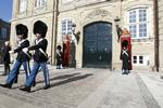 Ups. Det var en ansat ved Dong, som trykkede på nogle forkerte knapper, da strømmen til blandt andet Amalienborg røg. 